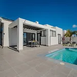 Orcades Close To Town Center Pool & A/c Playa Blanca (Lanzarote)
