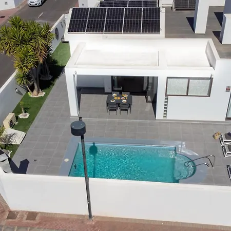 Orcades Close To Town Center Pool & A/c Willa Playa Blanca (Lanzarote)