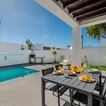 Villa Orcades Close To Town Center Pool & A/c Playa Blanca (Lanzarote)