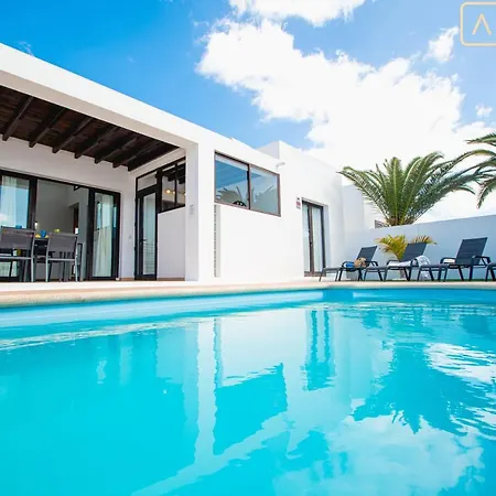 Orcades Close To Town Center Pool & A/c *