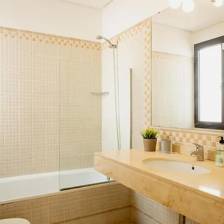 Orcades Close To Town Center Pool & A/c فيلة