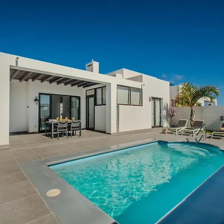 Orcades Close To Town Center Pool&a/c Villa *