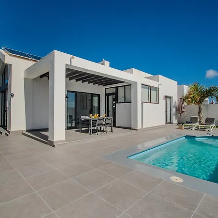 Orcades Close To Town Center Pool&a/c Playa Blanca (Lanzarote)