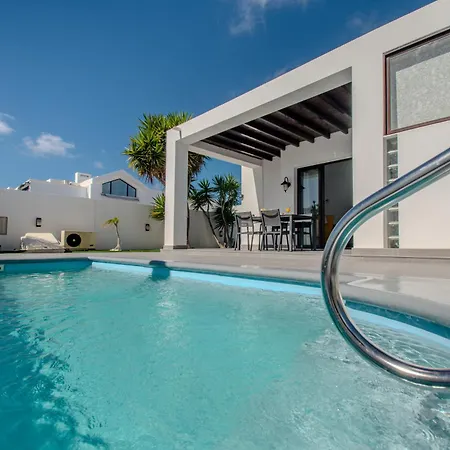 Orcades Close To Town Center Pool&a/c Playa Blanca (Lanzarote)