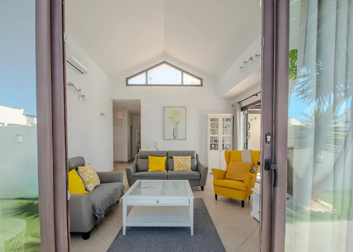 Orcades Close To Town Center Pool & A/c Playa Blanca (Lanzarote)