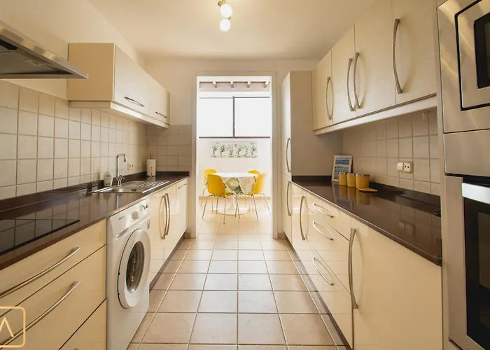 Orcades Close To Town Center Pool & A/c Villa