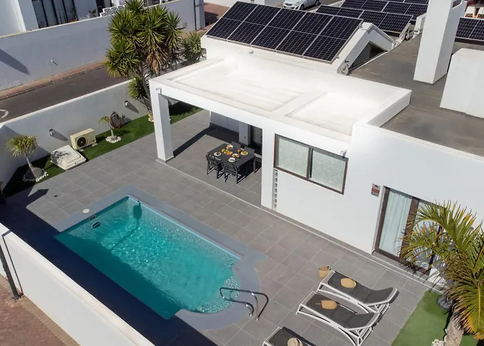 Orcades Close To Town Center Pool & A/c *