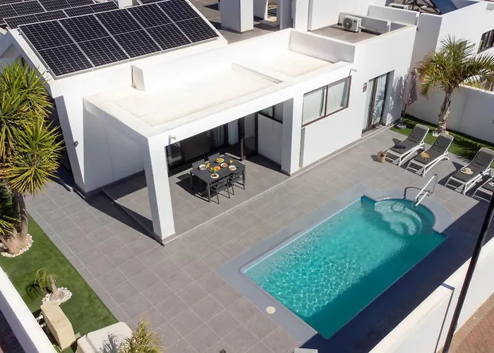 Orcades Close To Town Center Pool & A/c *