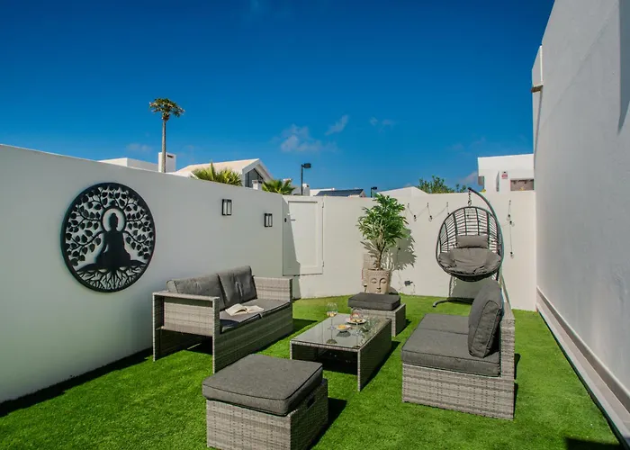 Orcades Close To Town Center Pool & A/c Villa Playa Blanca (Lanzarote)